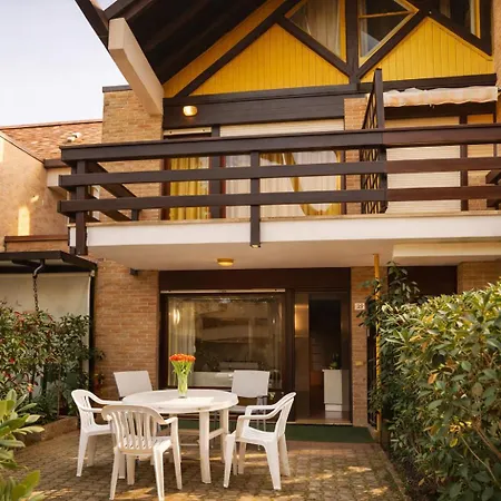 House Riviera 利尼亚诺萨比亚多罗